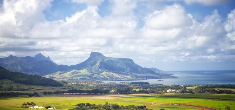 Meilleur moment pour partir à l’île Maurice, vue sur le lagon et les reliefs